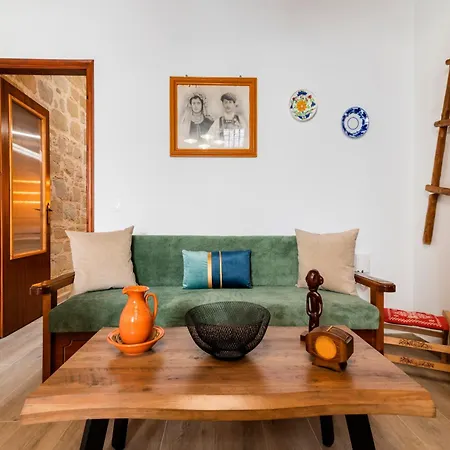 Apartment Manolis And Anna's House